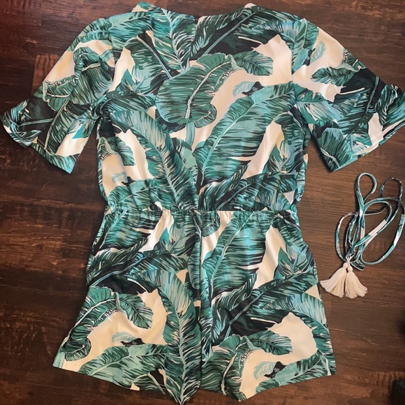 NWOT Tropical Romper - Picture 3 of 4